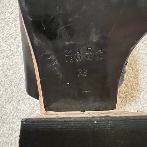 ZARA slides - Picture 6 of 7